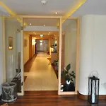 Aktiv-hotel Traube Am Mieminger Sonnenplateau ホテル Wildermieming