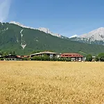 Aktiv-hotel Traube Am Mieminger Sonnenplateau Szálloda