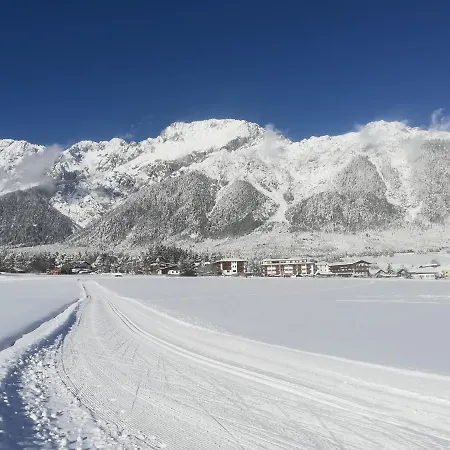 호텔 Aktiv-hotel Traube Am Mieminger Sonnenplateau Wildermieming