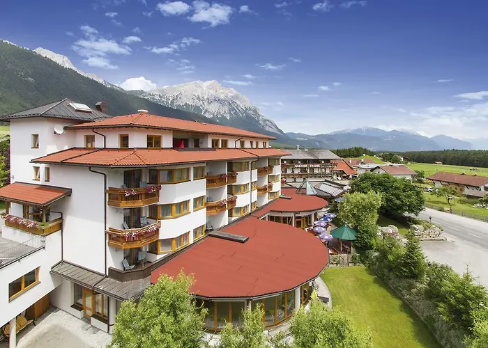 Отель Aktiv-hotel Traube Am Mieminger Sonnenplateau